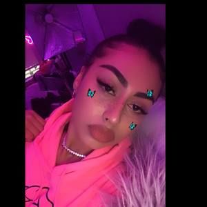 Meet your Posher, Dayana